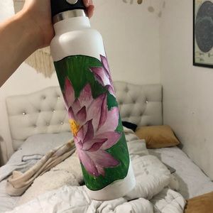 LOTUS PAINTED HYDROFLASK